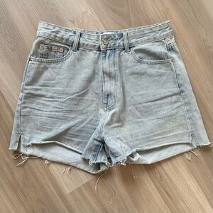 PRINCESS POLLY JEAN SHORTS - Size 8 light wash high rise